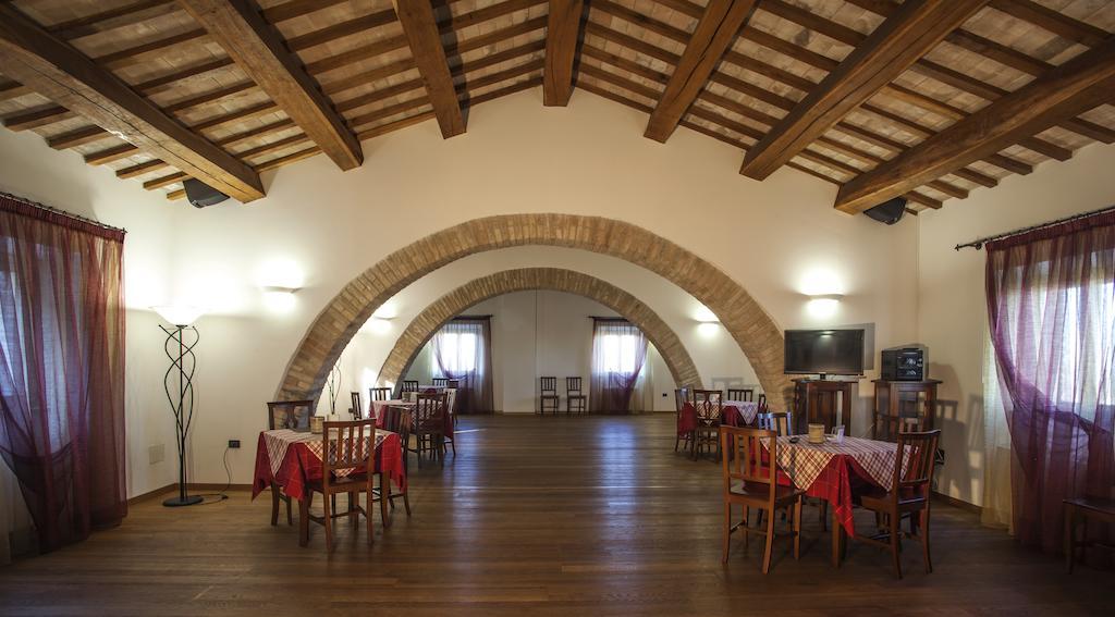Отель Il Ristoro Del Viandante Offagna Экстерьер фото
